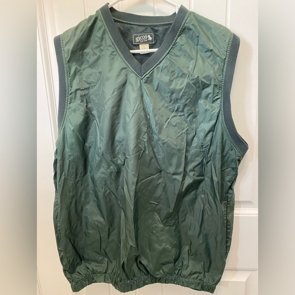 Gico’s Golf Gear 100% nylon vest. Dark green. Size Large.